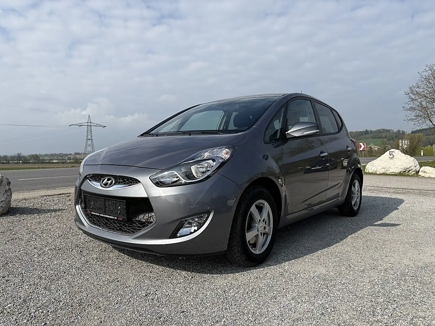 Hyundai iX20 1,4 CVVT Comfort Grau - 1