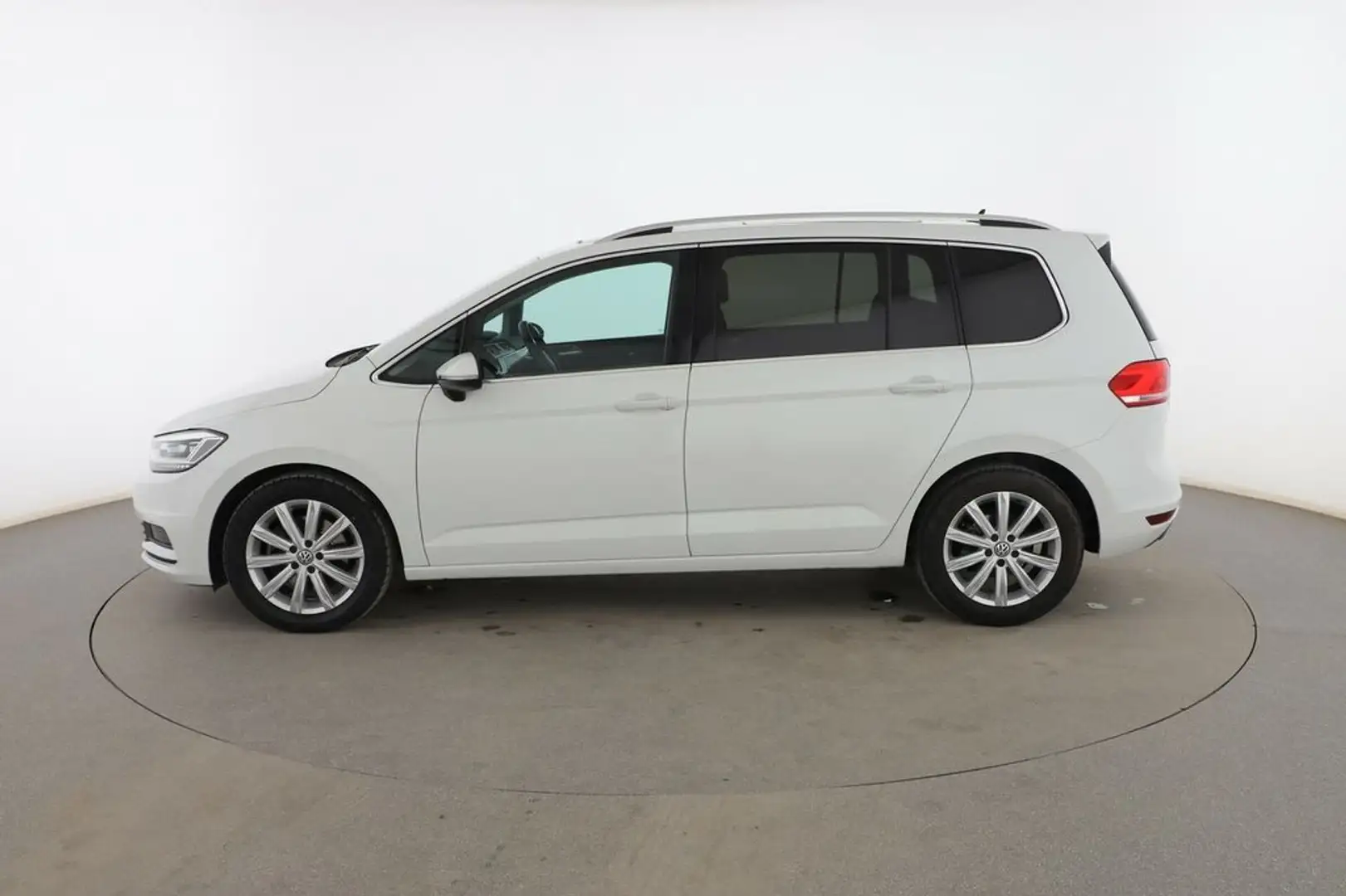 Volkswagen Touran 1.4 TSI Sport BlueMotion Wit - 2