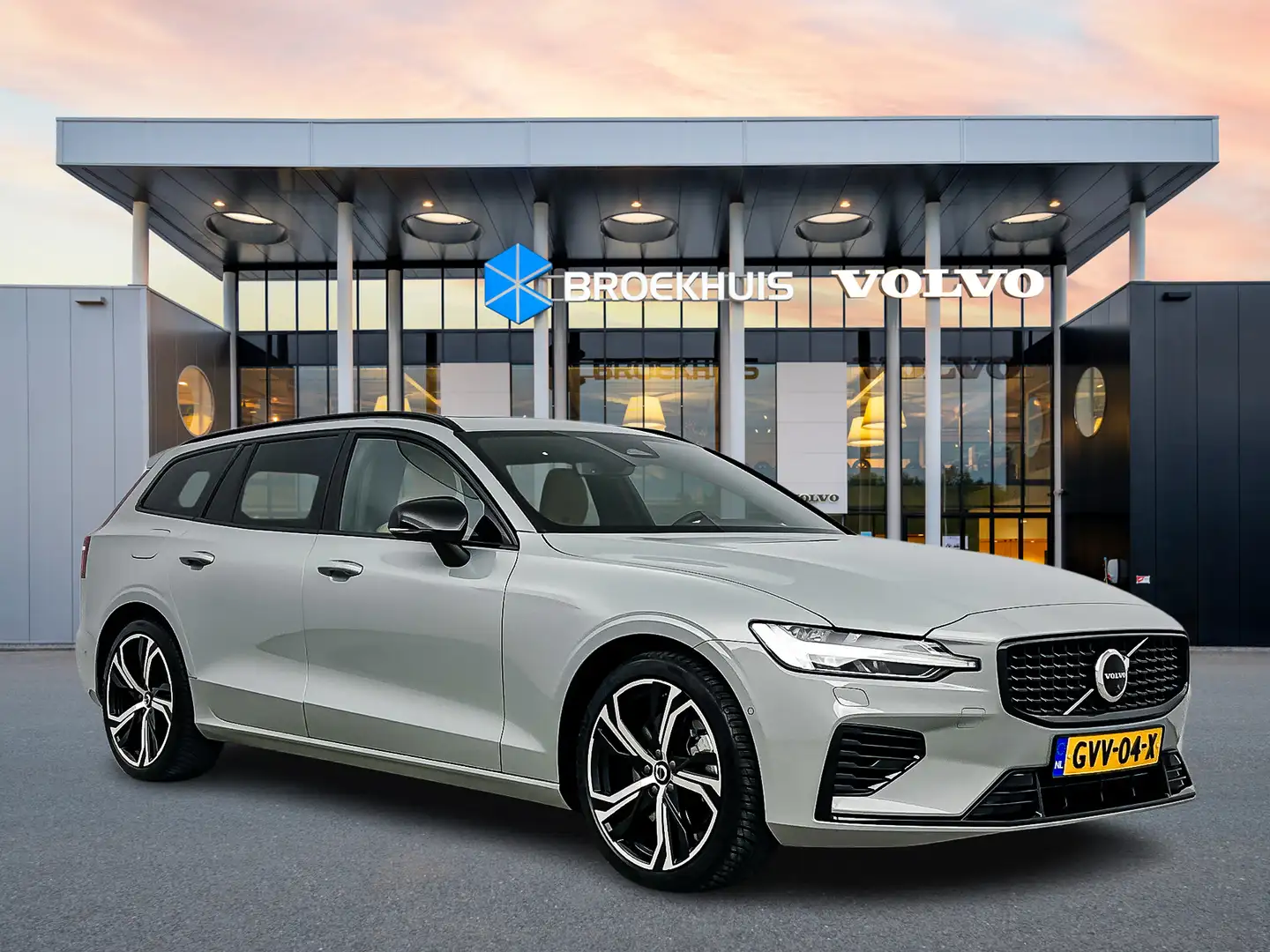 Volvo V60 T6 Recharge AWD Ultra Dark | 19" | Bowers & Wilkin Gris - 2