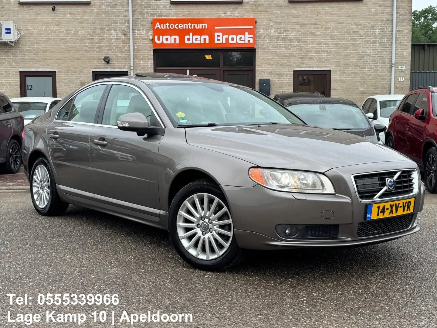 Volvo S80 3.2 Summum YOUNGTIMER Navi Leder Sch-Dak Memory St Šedá - 2