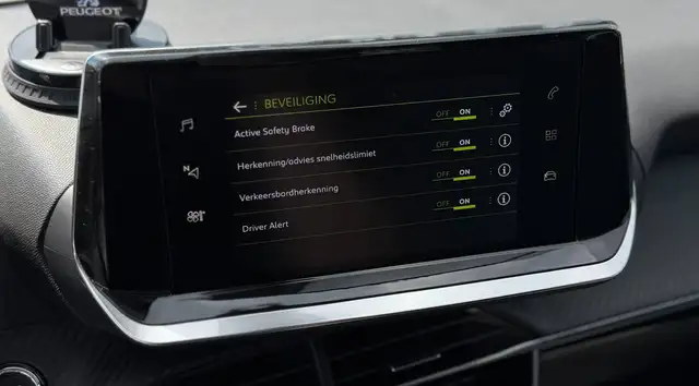 Peugeot 2008 view 10