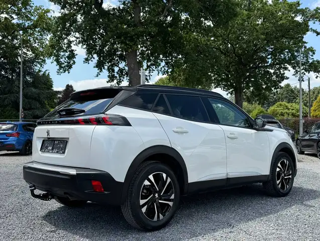 Peugeot 2008 view 3