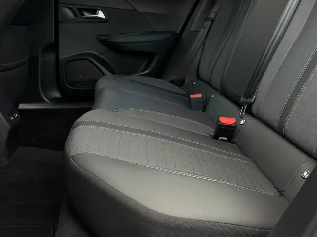 Peugeot 2008 view 8