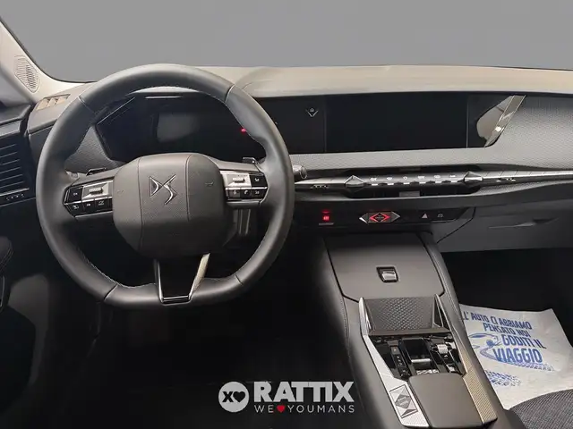 DS Automobiles DS 4 view 8