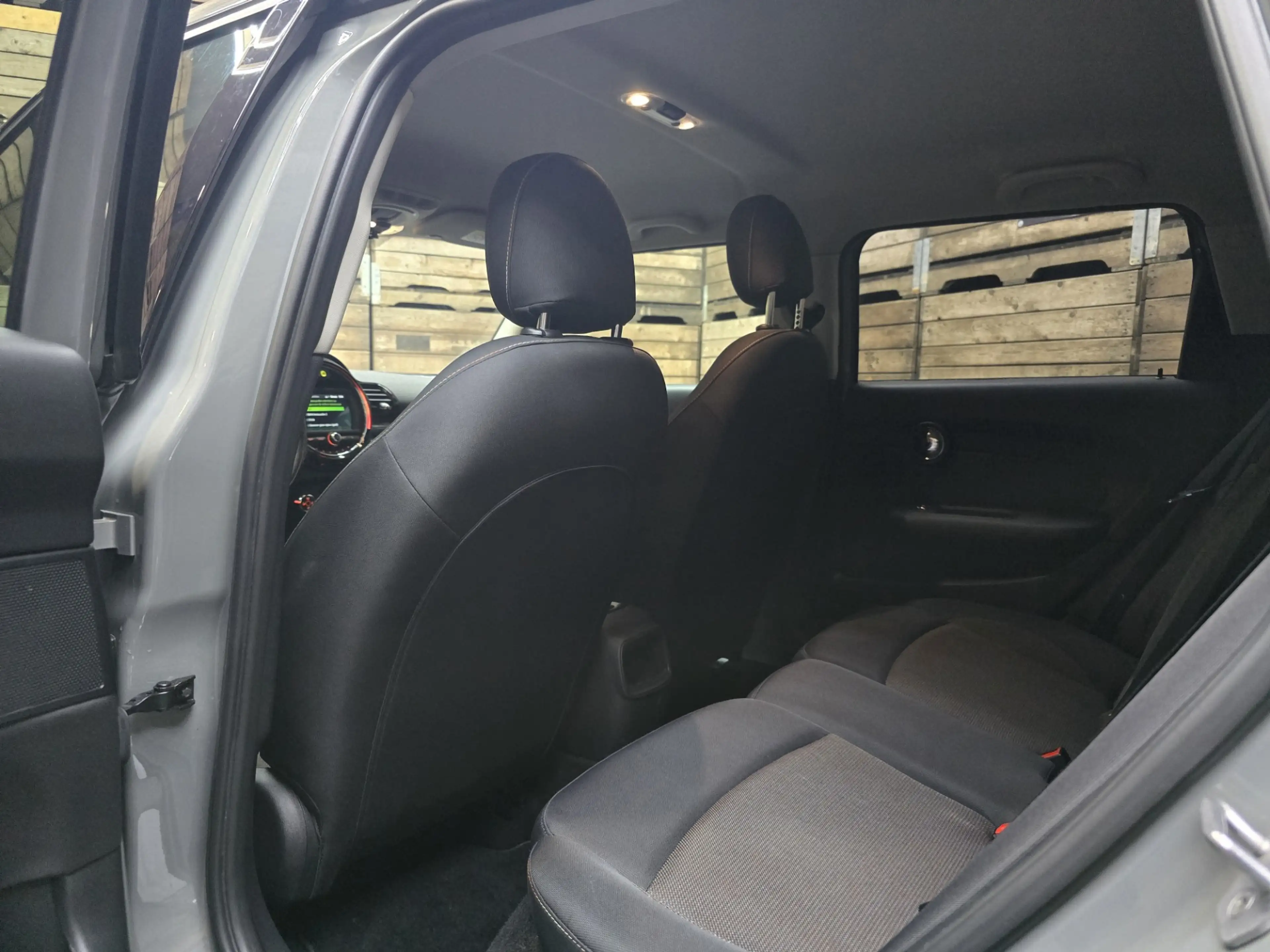 MINI One Clubman 1.5 Airconditioning Bluetooth Cruise 18"LM — photo 7