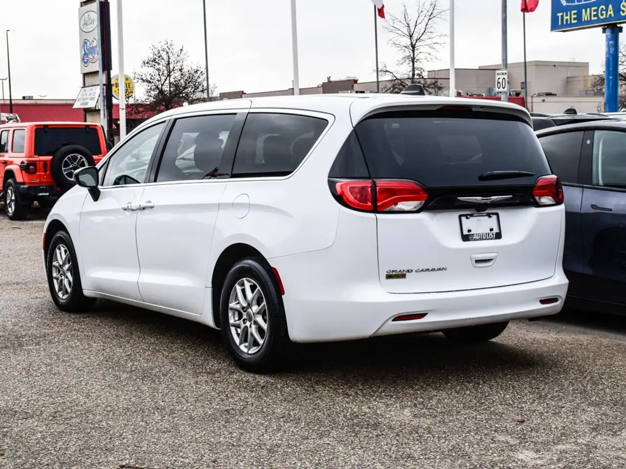 Chrysler Grand Caravan снимка Chrysler Grand Caravan