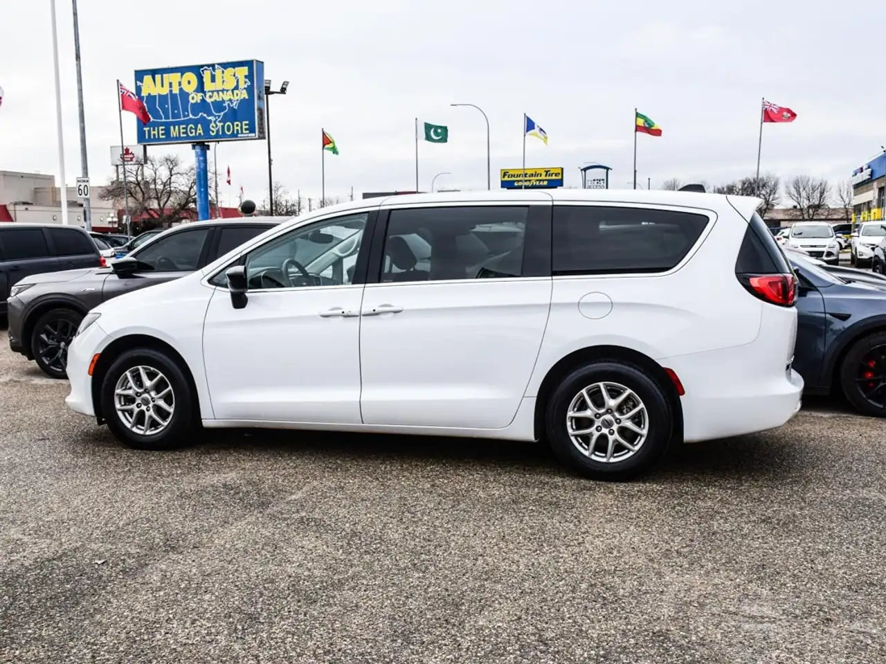 Chrysler Grand Caravan снимка Chrysler Grand Caravan