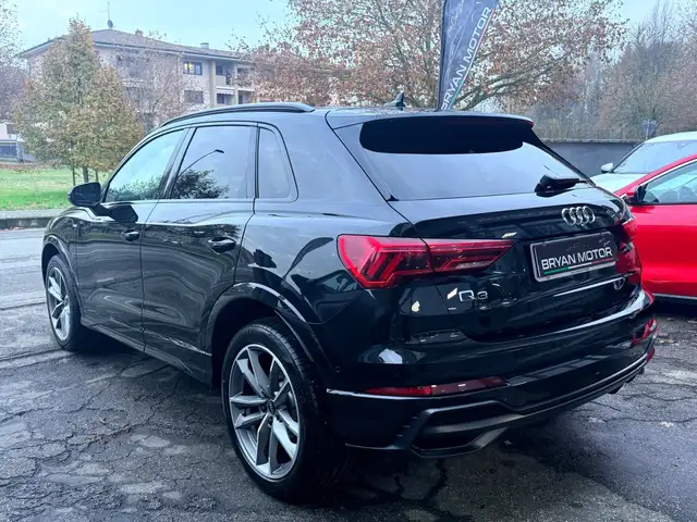 Audi Q3 view 2