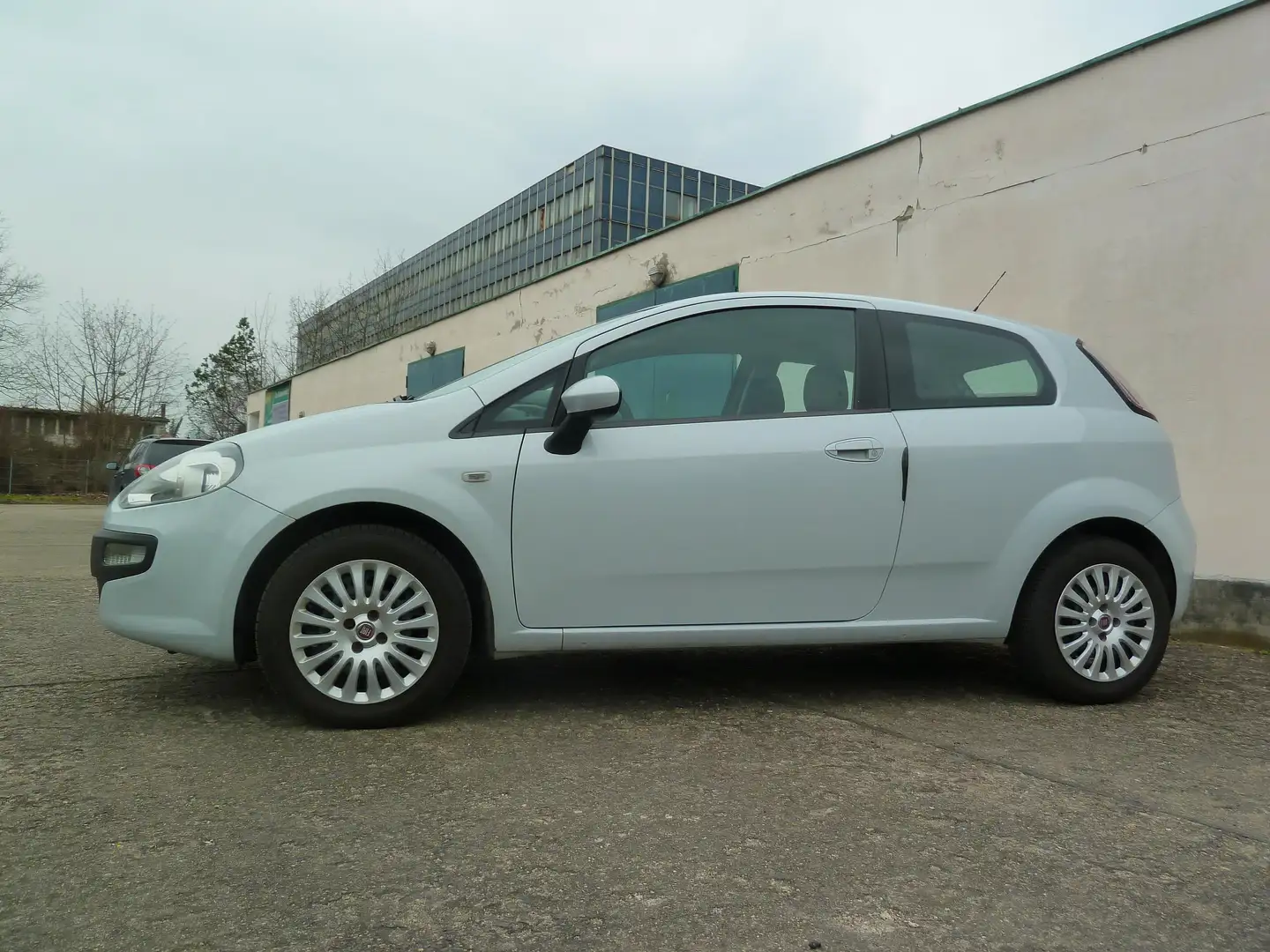 Fiat Punto EVO 1.4i 77 PS Klima PDC Start/Stop Euro 5 Grau - 2