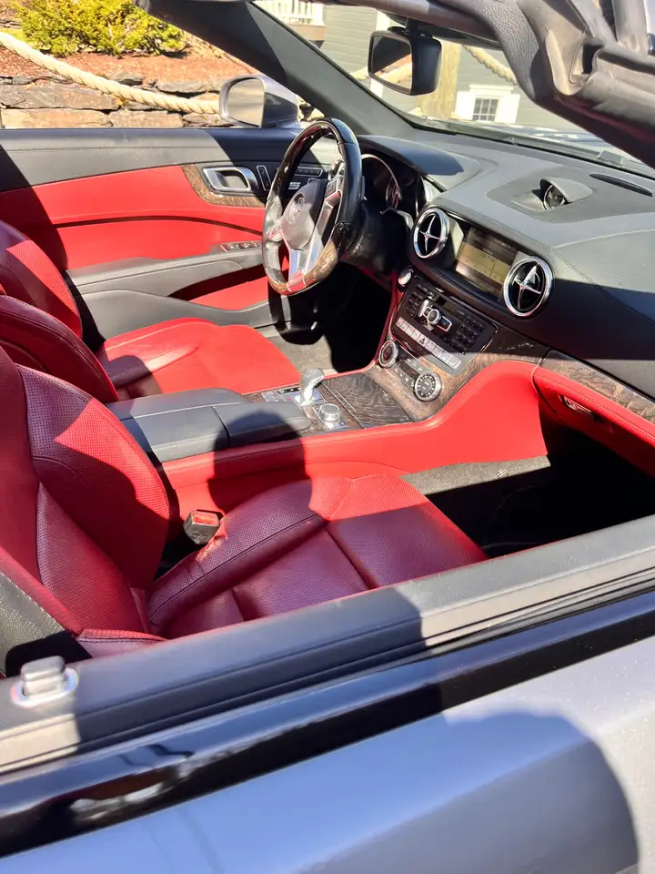 Mercedes-Benz SL снимка Mercedes-Benz SL