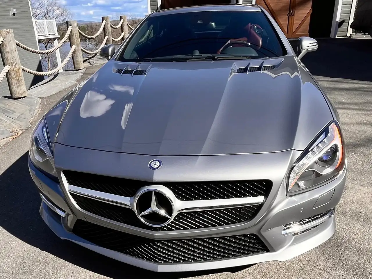 Mercedes-Benz SL снимка Mercedes-Benz SL