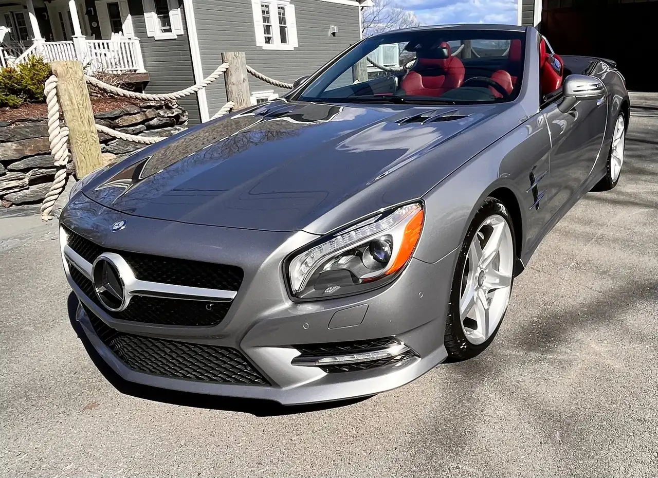 Mercedes-Benz SL снимка Mercedes-Benz SL