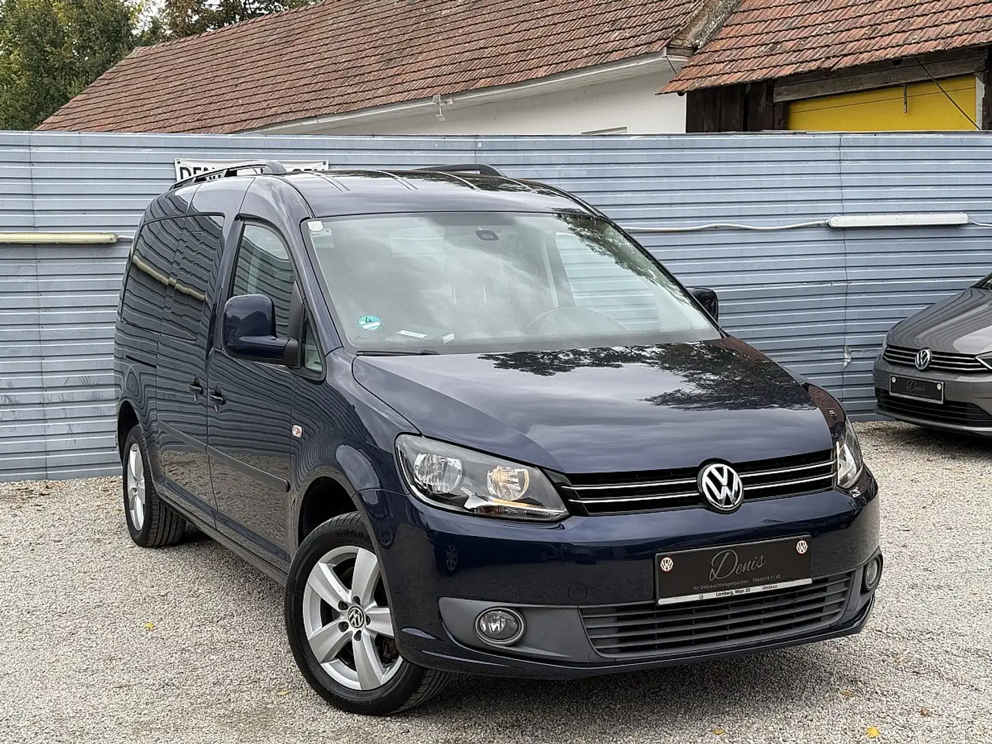 Volkswagen Caddy Kombi Maxi Comfortline 7 SITZER 1,6 TDI DPF DSG... Blau - 2