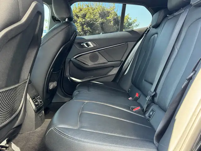 BMW 1 Series view 10