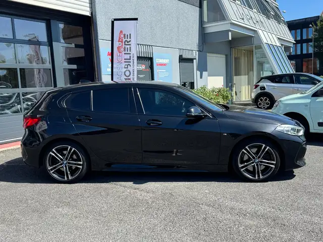 BMW 1 Series view 4