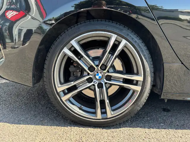 BMW 1 Series view 13