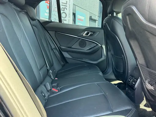 BMW 1 Series view 11