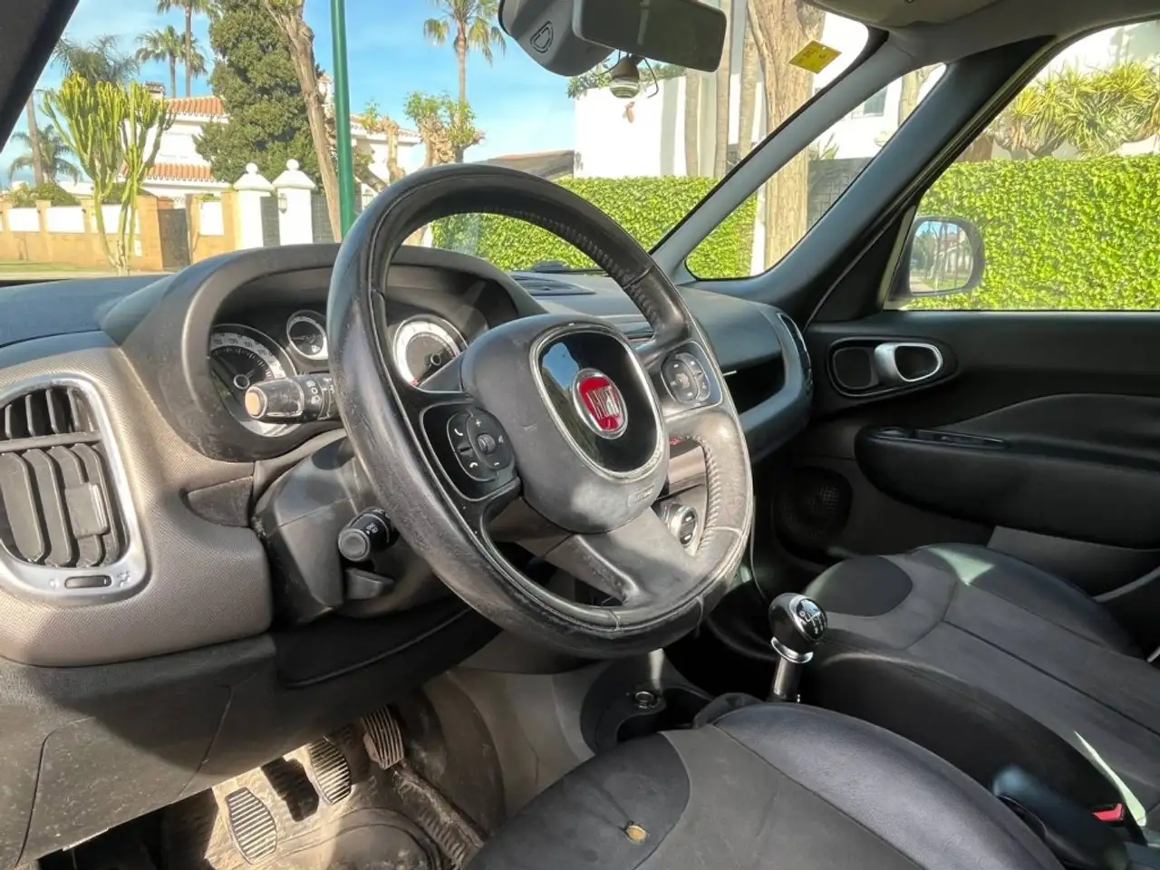 2015 Fiat 500L 1.6Mjt II S&S Lounge 120, photograph 6