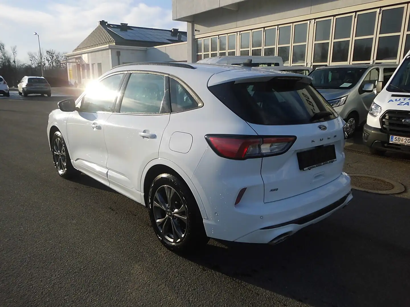 Ford Kuga 2,0 EcoBlue AWD ST-Line Aut. Weiß - 2