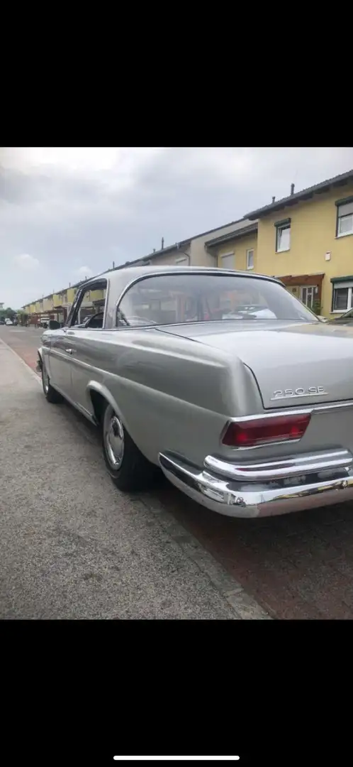 Mercedes-Benz 250 Mercedes 250SE 1.Hand Schiebedach & Seevolenkung Silver - 2