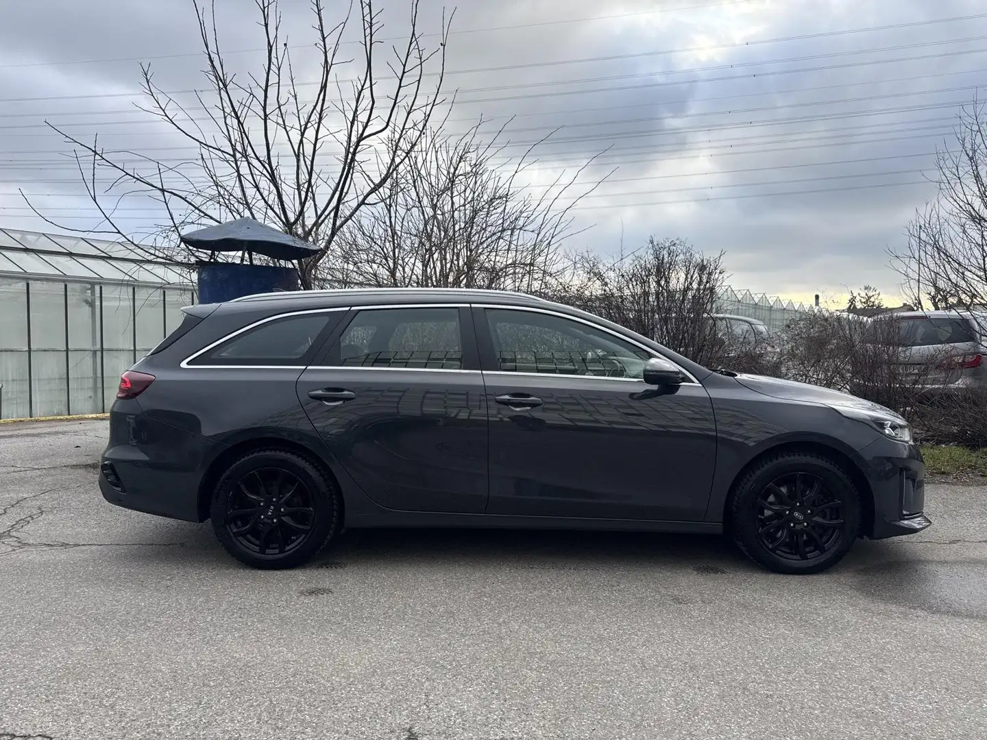 Kia Ceed SW / cee'd SW SW 1,6GDI PHEV Aut. **VIELE EXTRAS** ACC Navi LED Gris - 2