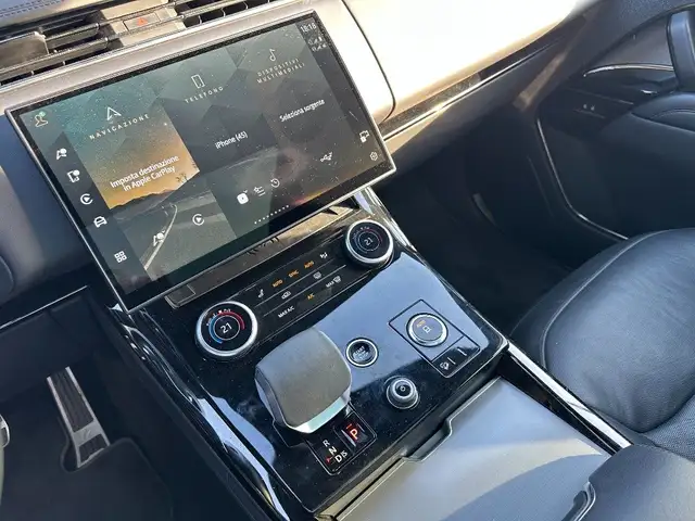 Land Rover Range Rover Sport view 10