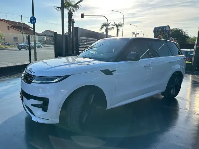 Land Rover Range Rover Sport view 2