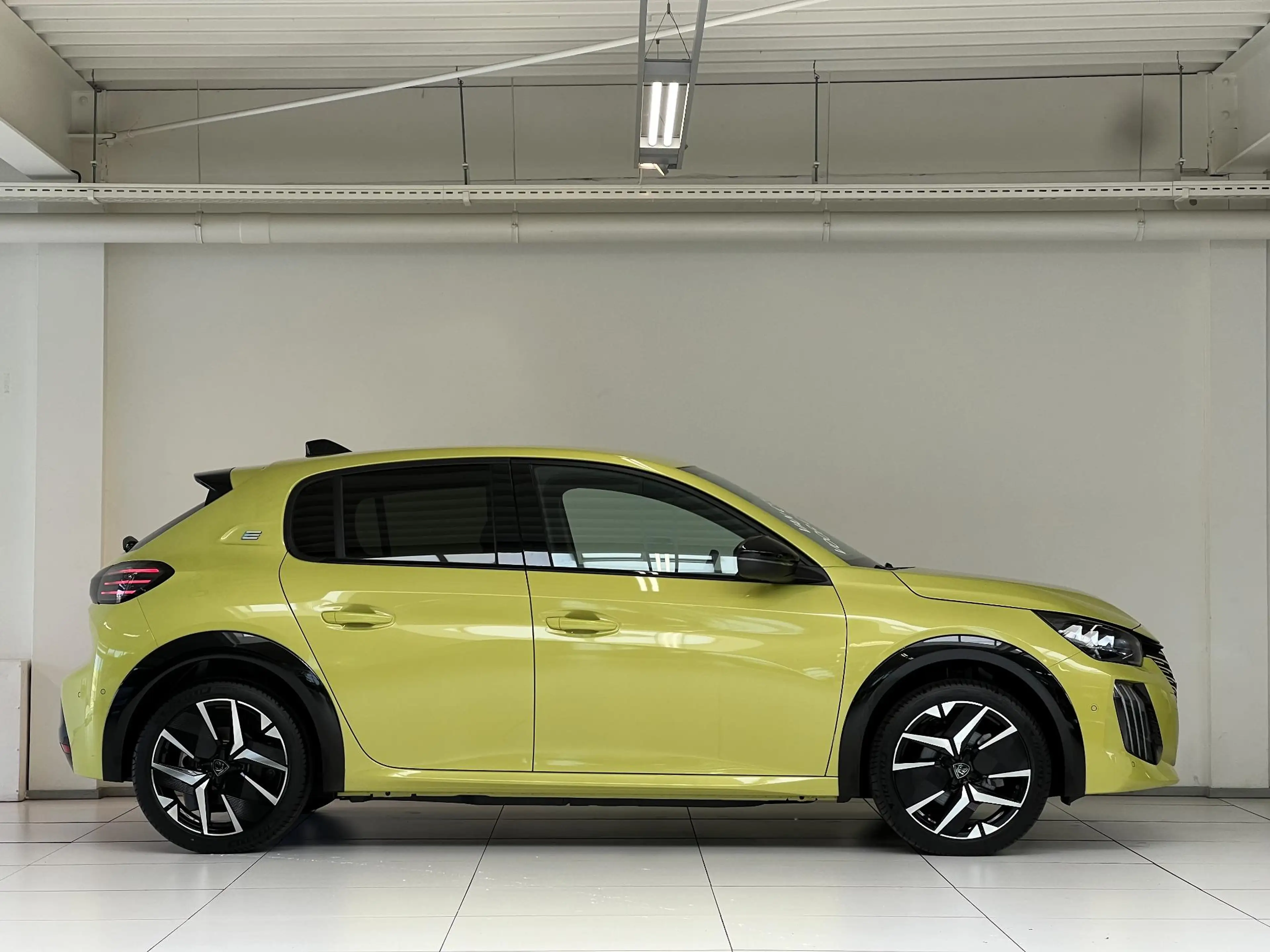 Peugeot e-208 EV GT 51 kWh | Long range | Stoelverwarming & Mass — photo 3