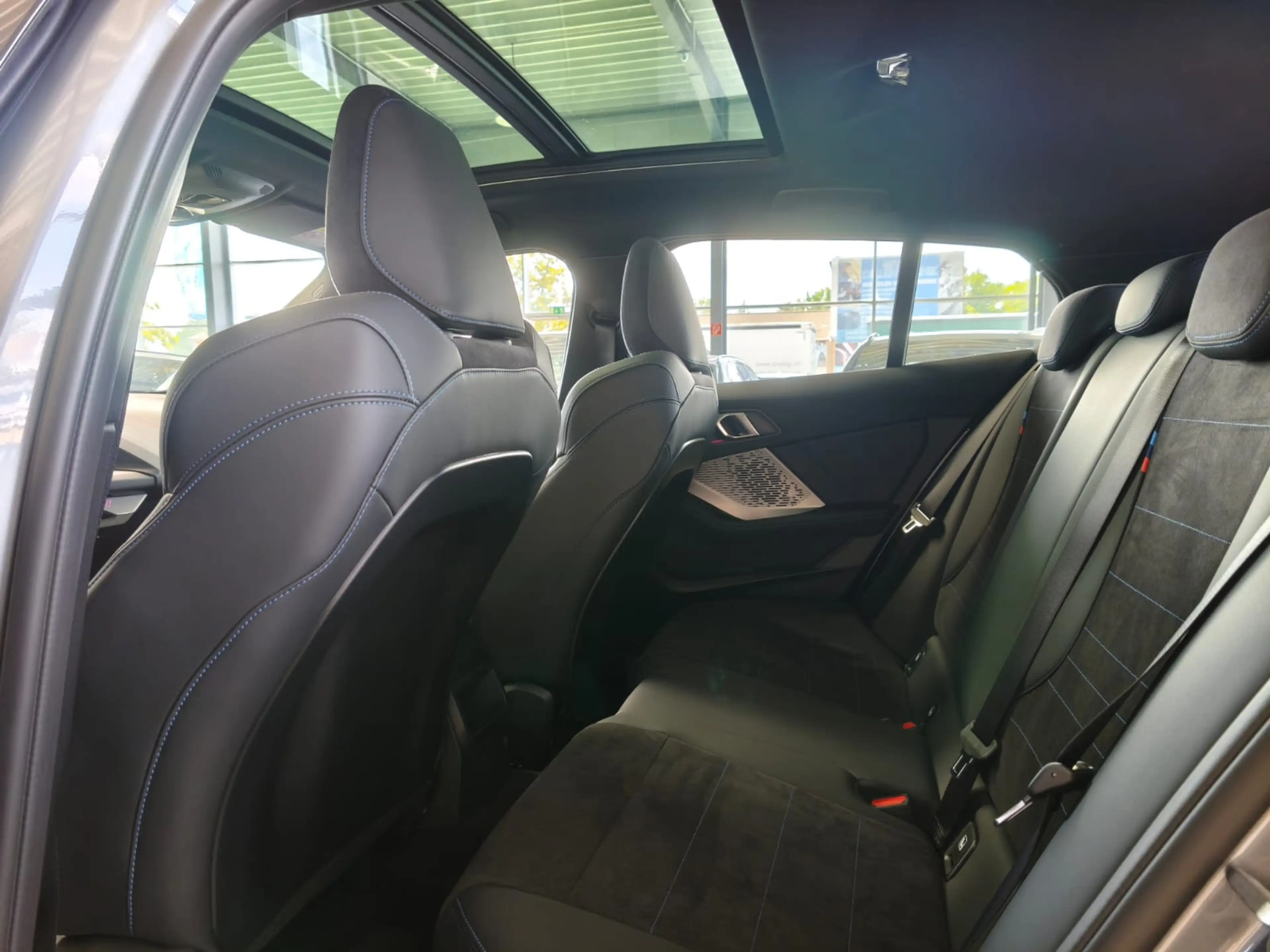 BMW 120 i M Sport Dr.As+/19"/ACC/PANO — photo 13