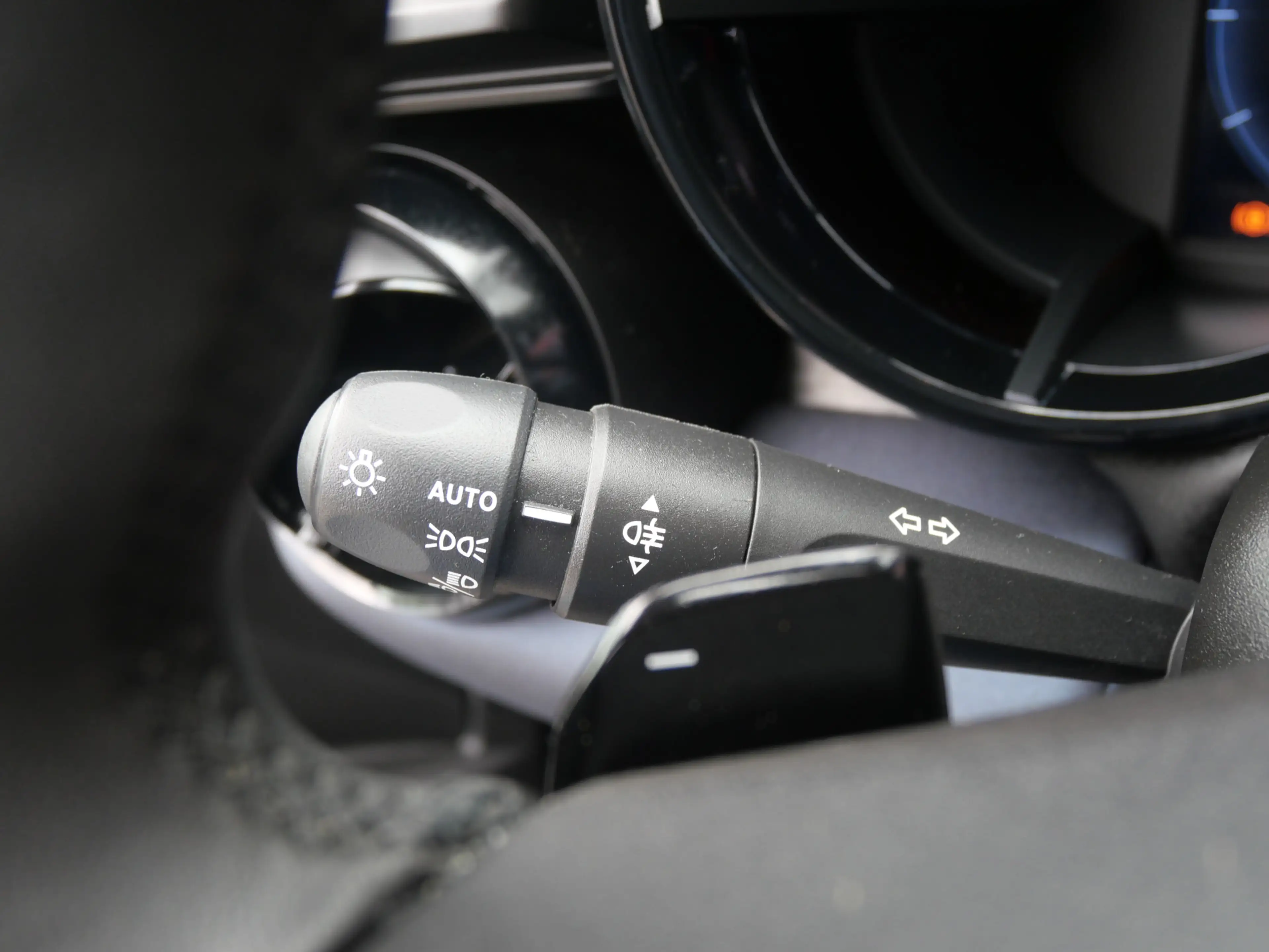 Alfa Romeo Junior 1.2 TURBO HYBRID IBRIDA | ADAPT CRUISE | CARPLAY | — photo 14