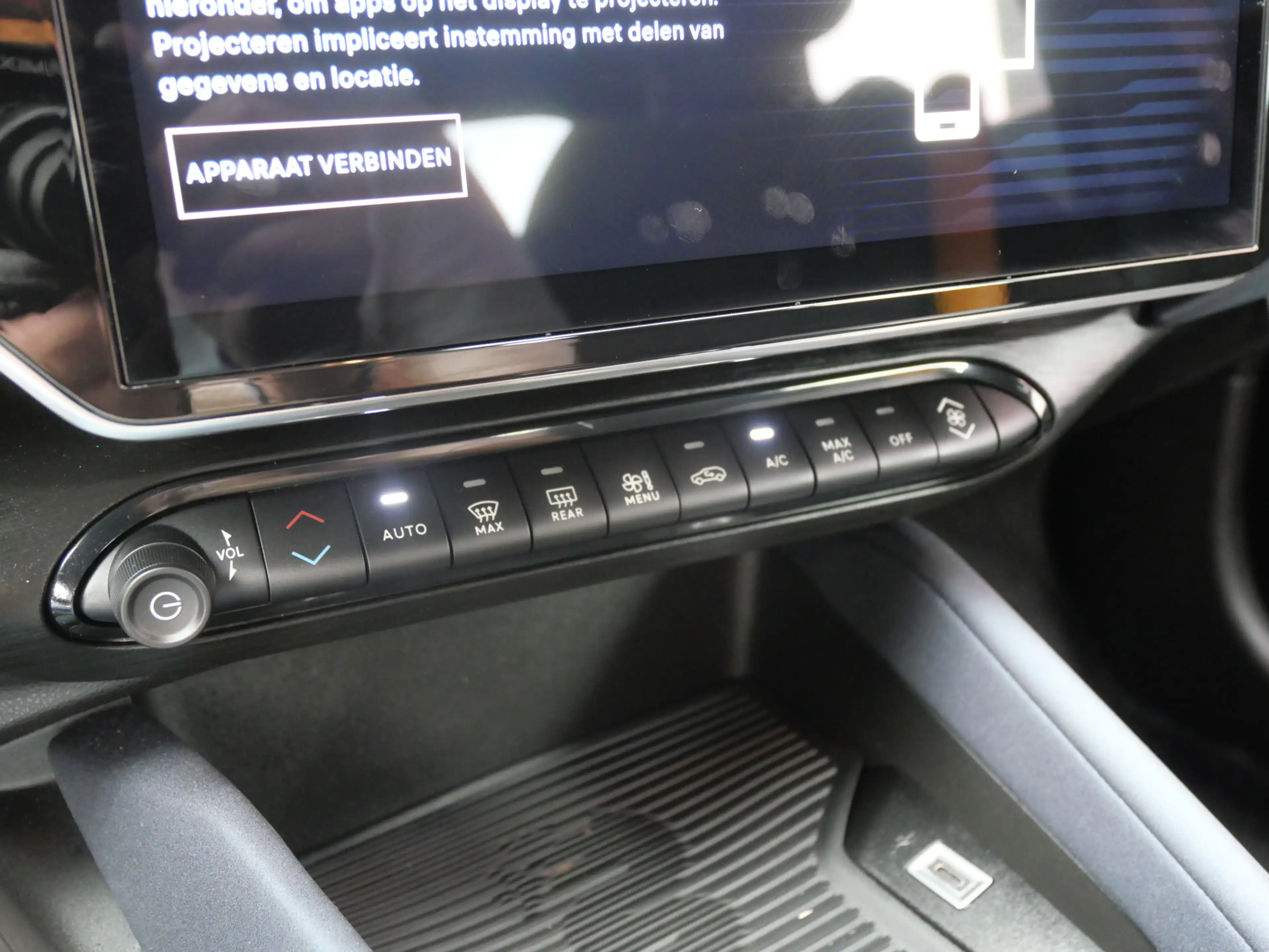 Alfa Romeo Junior 1.2 TURBO HYBRID IBRIDA | ADAPT CRUISE | CARPLAY | — photo 17