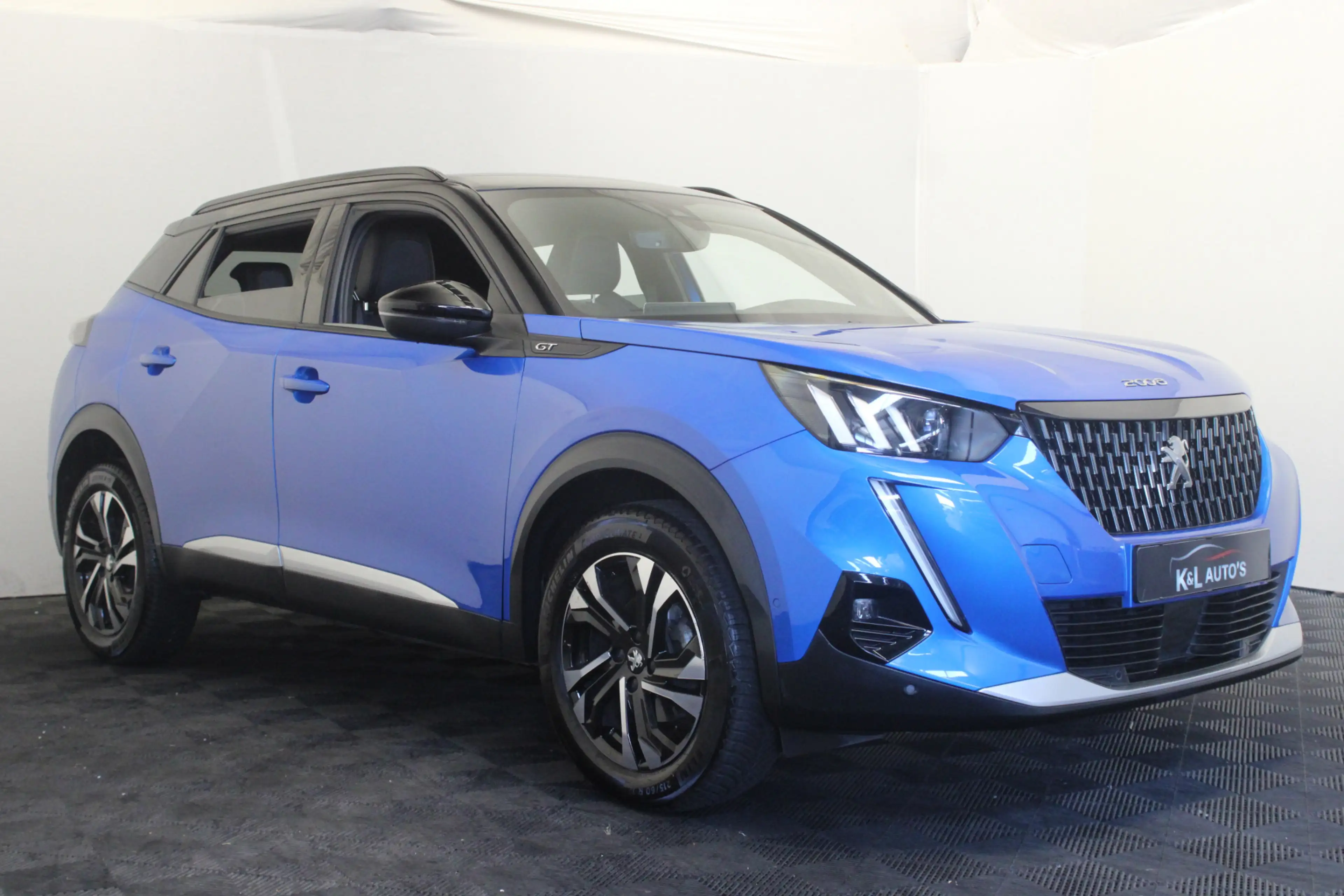Peugeot 2008 1.2 PureTech GT — photo 5
