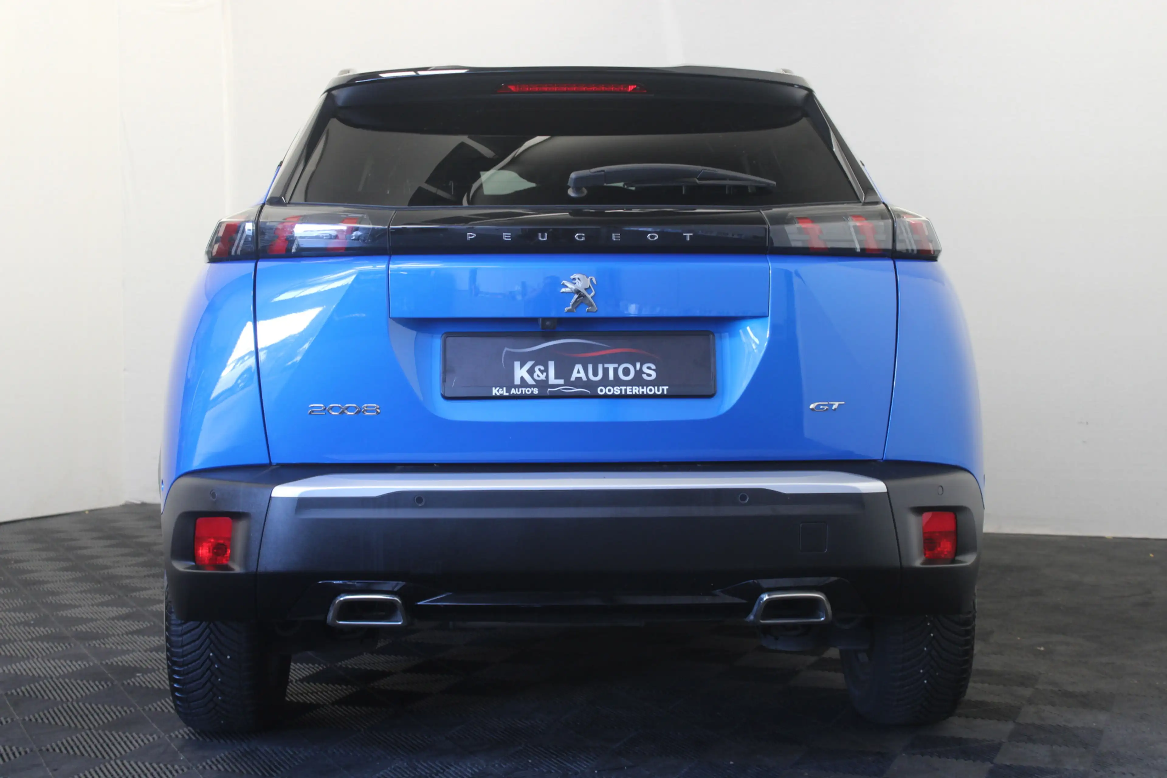 Peugeot 2008 1.2 PureTech GT — photo 8