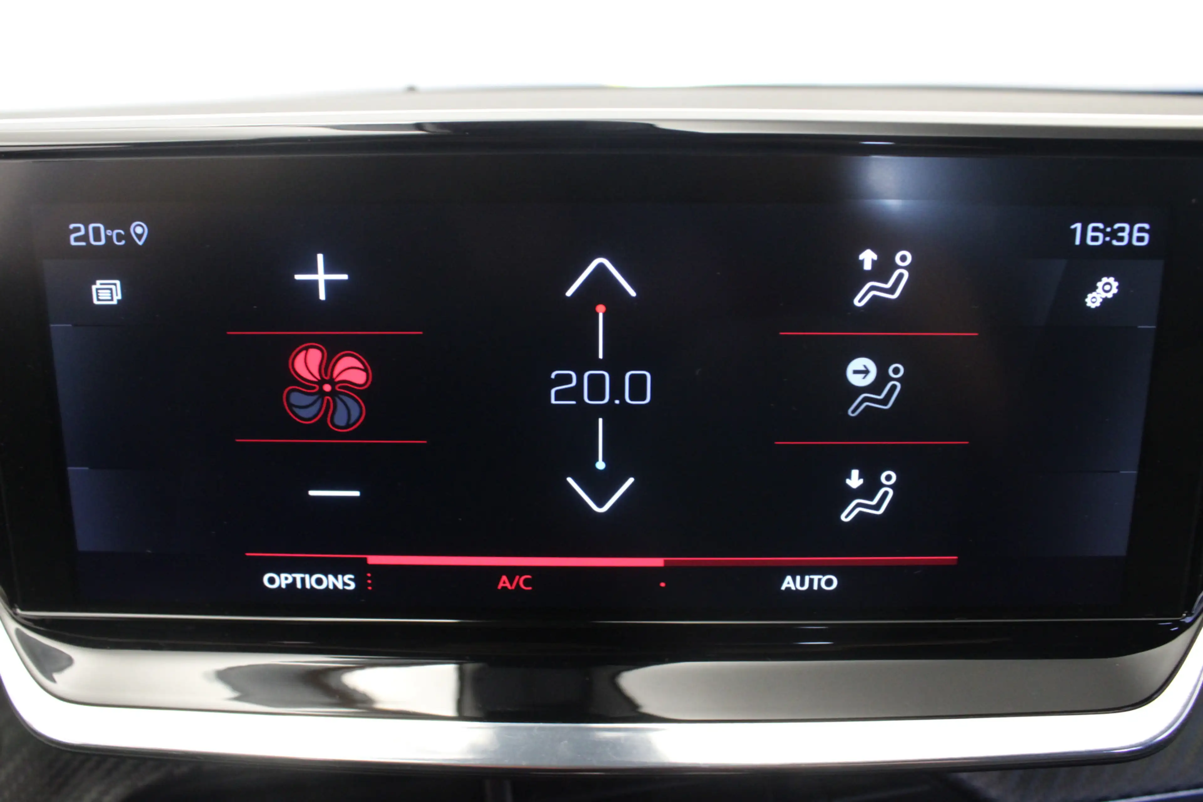 Peugeot 2008 1.2 PureTech GT — photo 9