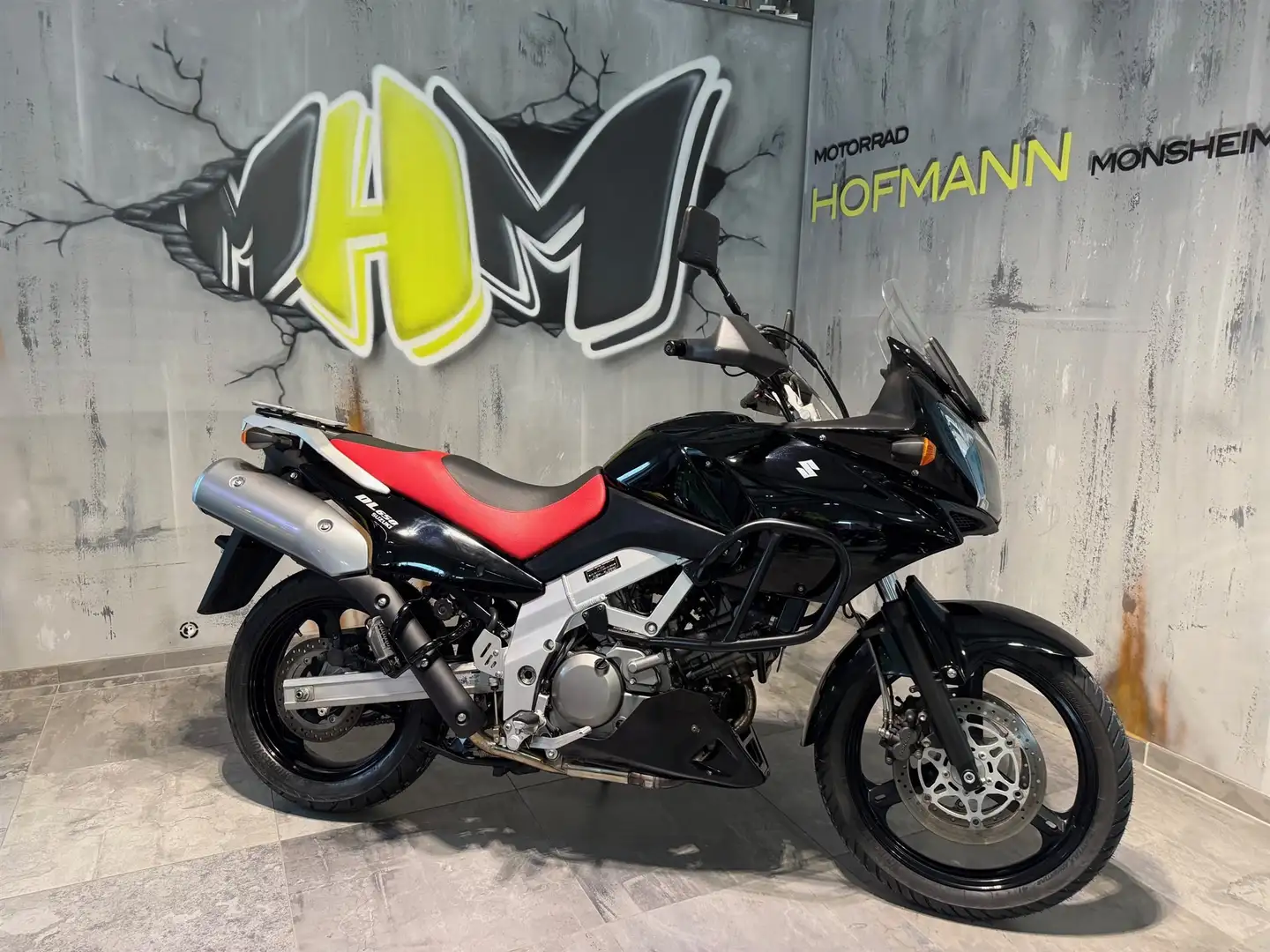 Suzuki V-Strom 650 Zwart - 1