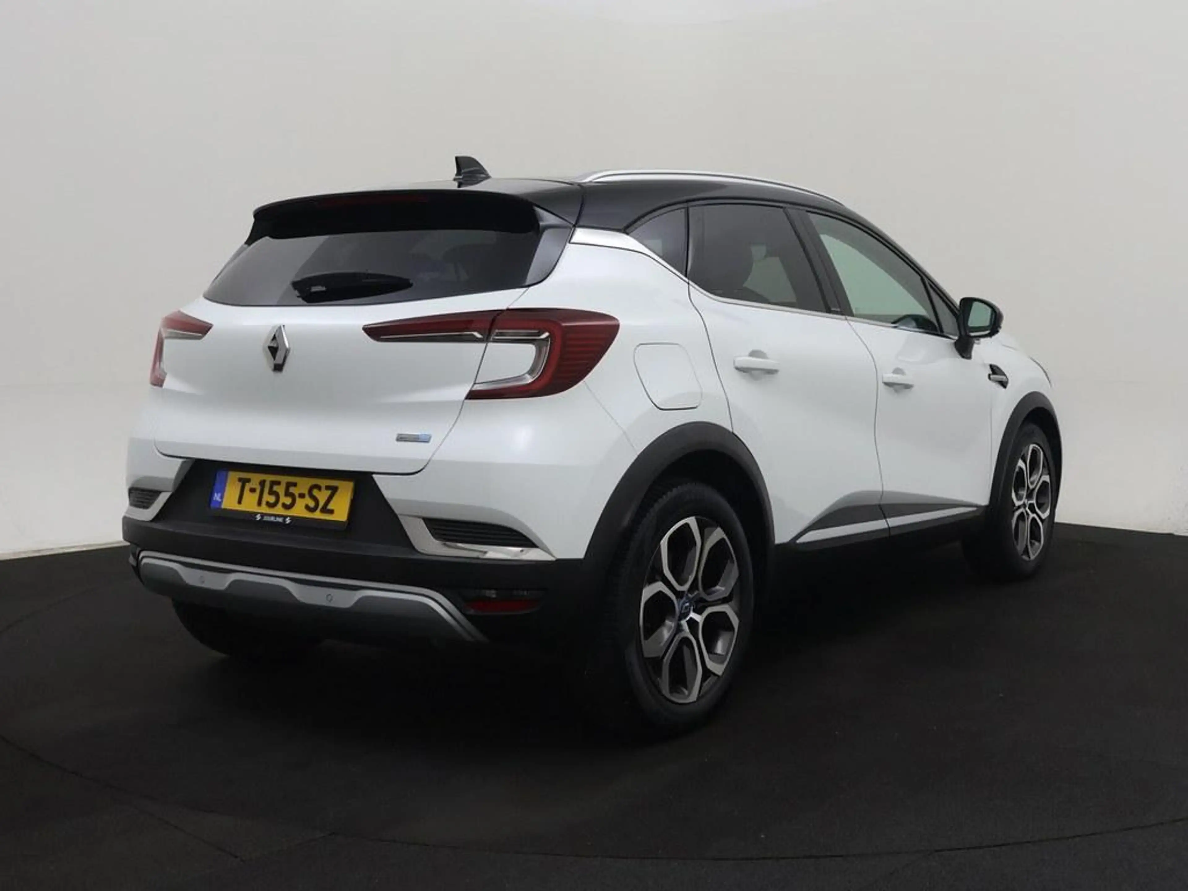 Renault Captur 1.6 E-Tech Plug-in Hybrid 160pk Intens Camera/Nav/ — photo 2