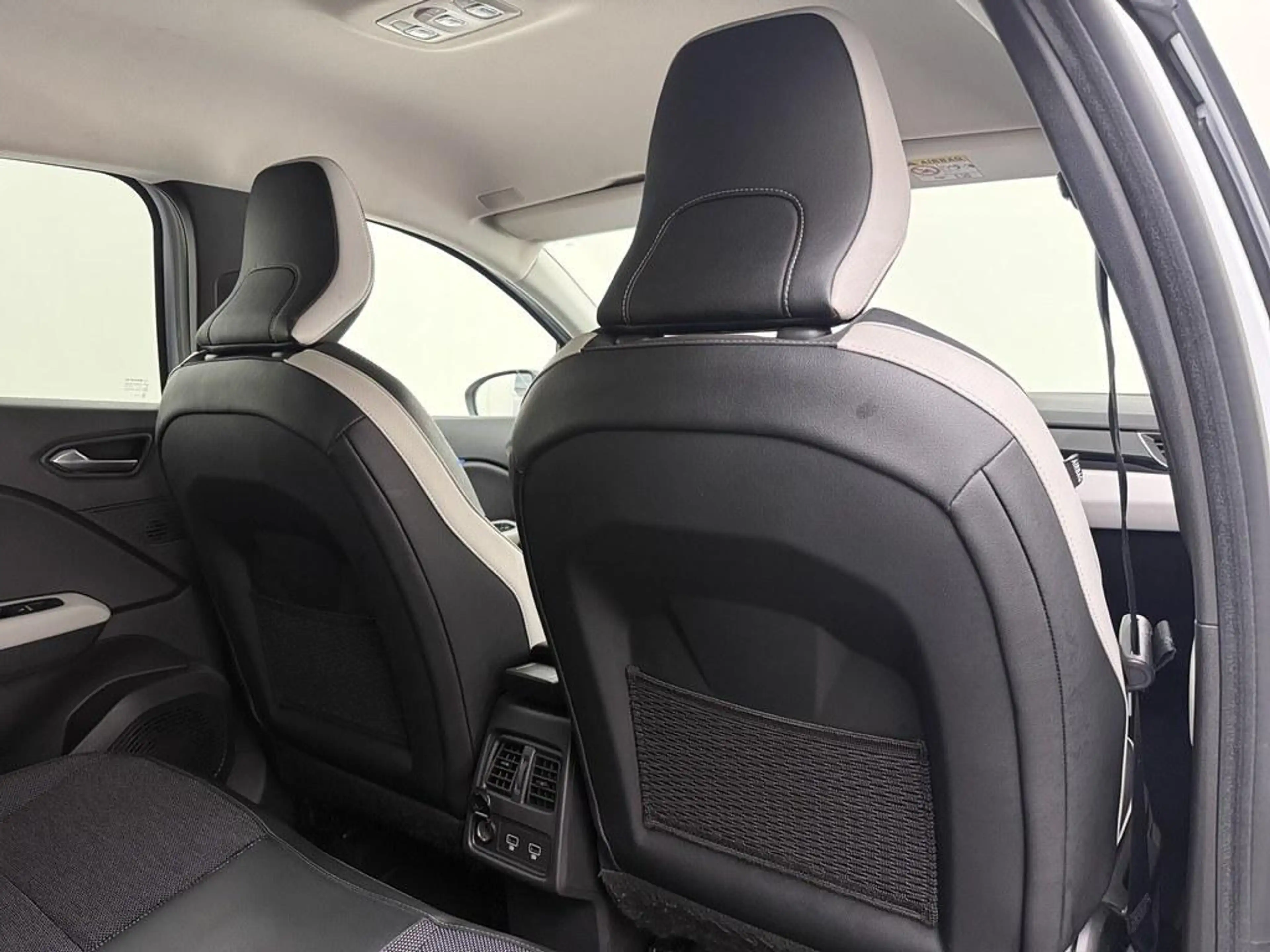 Renault Captur 1.6 E-Tech Plug-in Hybrid 160pk Intens Camera/Nav/ — photo 18