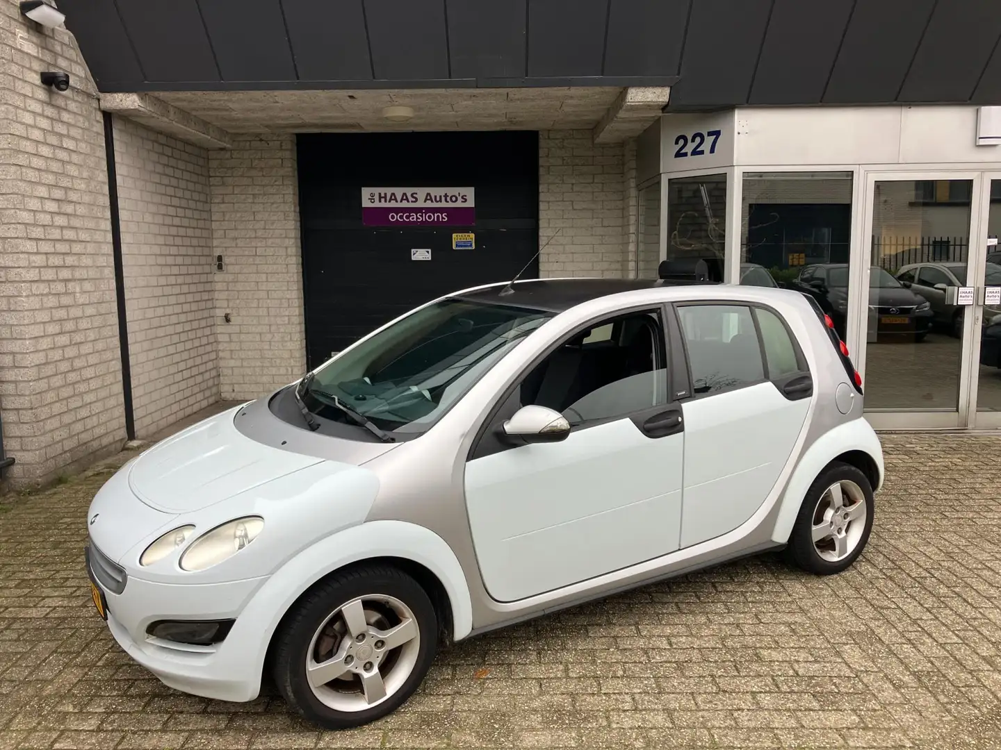 smart forFour 1.1 passion / APK DECEMBER 2026 / KM+NAP / AIRCO Grijs - 1