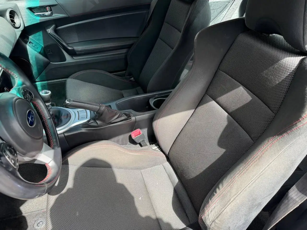 Subaru BRZ снимка Subaru BRZ
