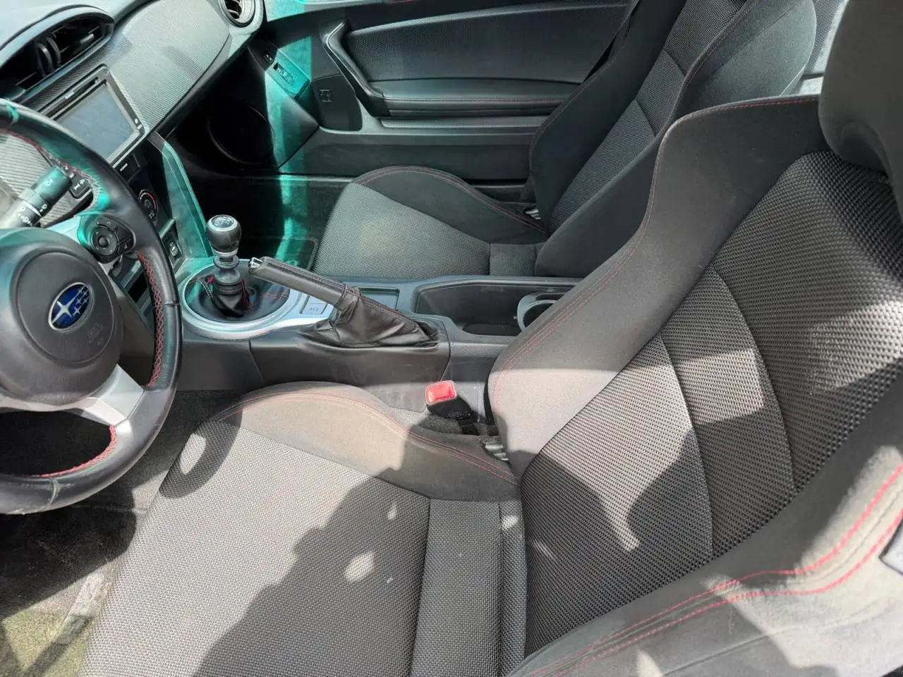 Subaru BRZ снимка Subaru BRZ