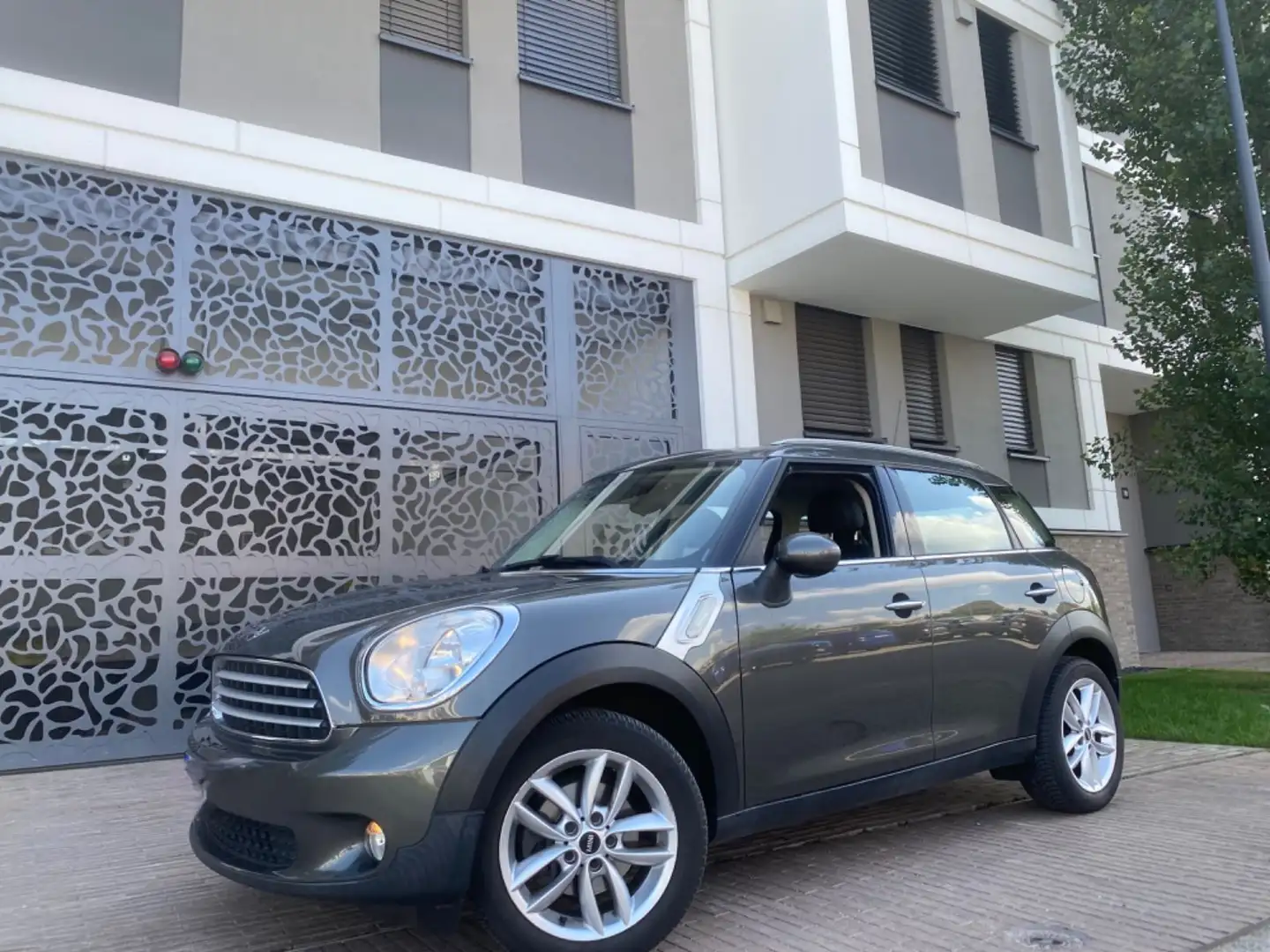 MINI Cooper Countryman |VOLLLEDER|SHZ|KLIMAAUTO|TEMPO| Gris - 2