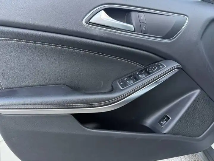 Mercedes-Benz GLA 2016, foto 14