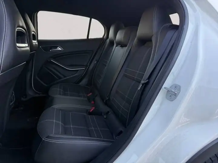 Mercedes-Benz GLA 2016, foto 12