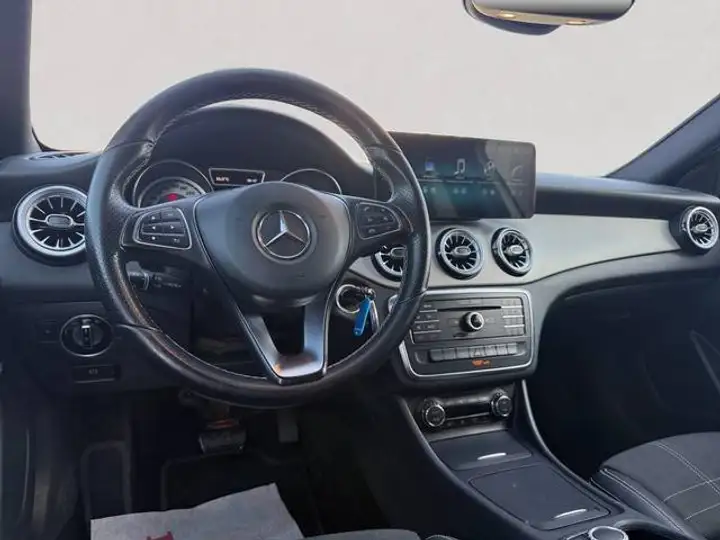 Mercedes-Benz GLA 2016, foto 10