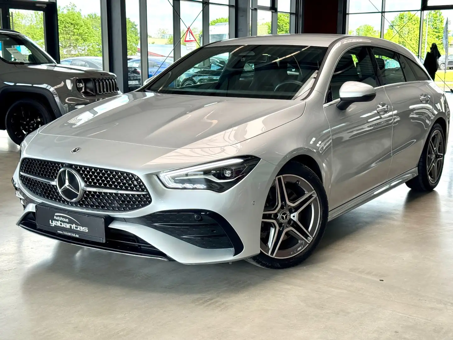 Mercedes-Benz CLA 220 220 d AMG Kamera KEYLESS-GO AHK MBUX Argent - 1