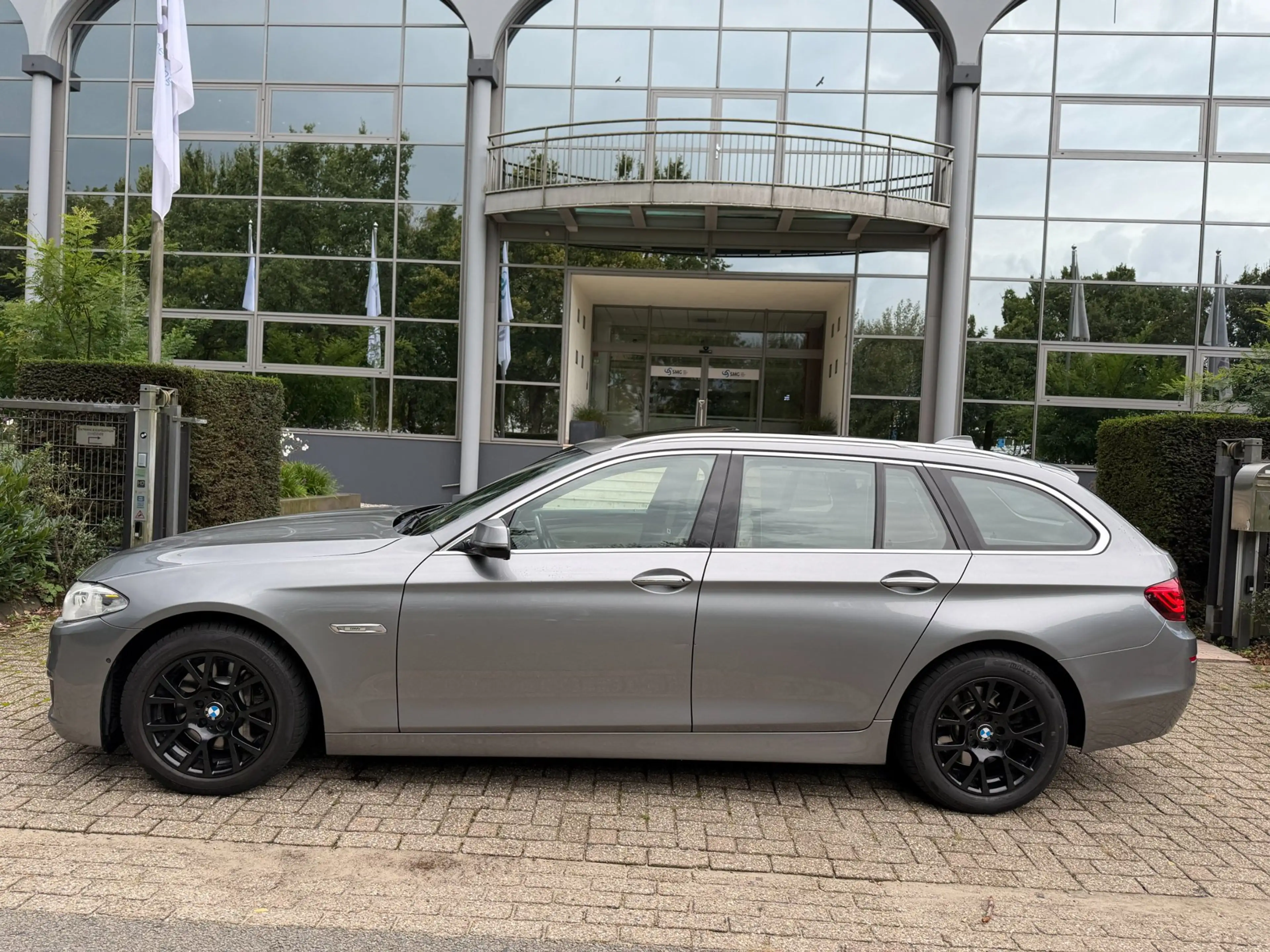 BMW 528 5-serie Touring 528i aut /panod./leer/navi/head up — photo 2