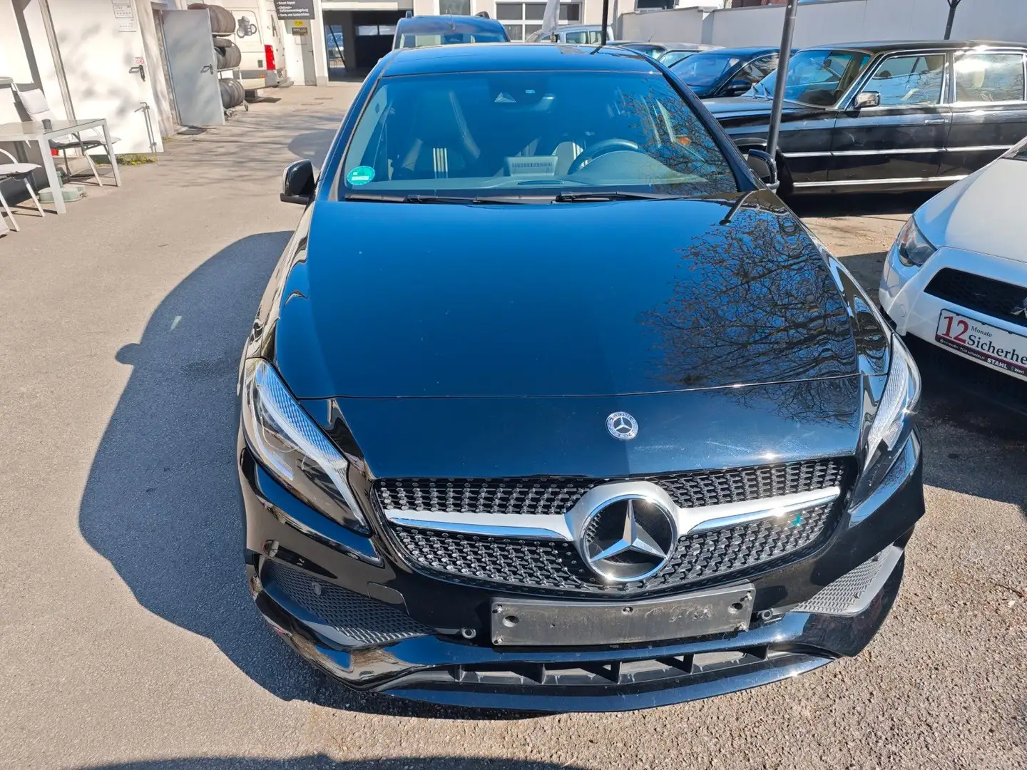 Mercedes-Benz A 180 A -Klasse A 180 BlueEfficiency *PANO* Schwarz - 2