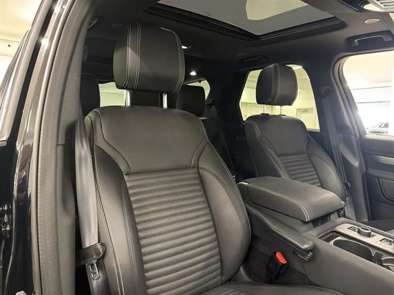 Land Rover Discovery снимка Land Rover Discovery