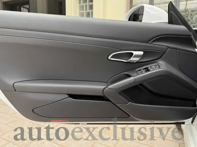 Porsche 718 Boxster view 7