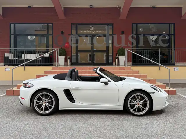 Porsche 718 Boxster view 2